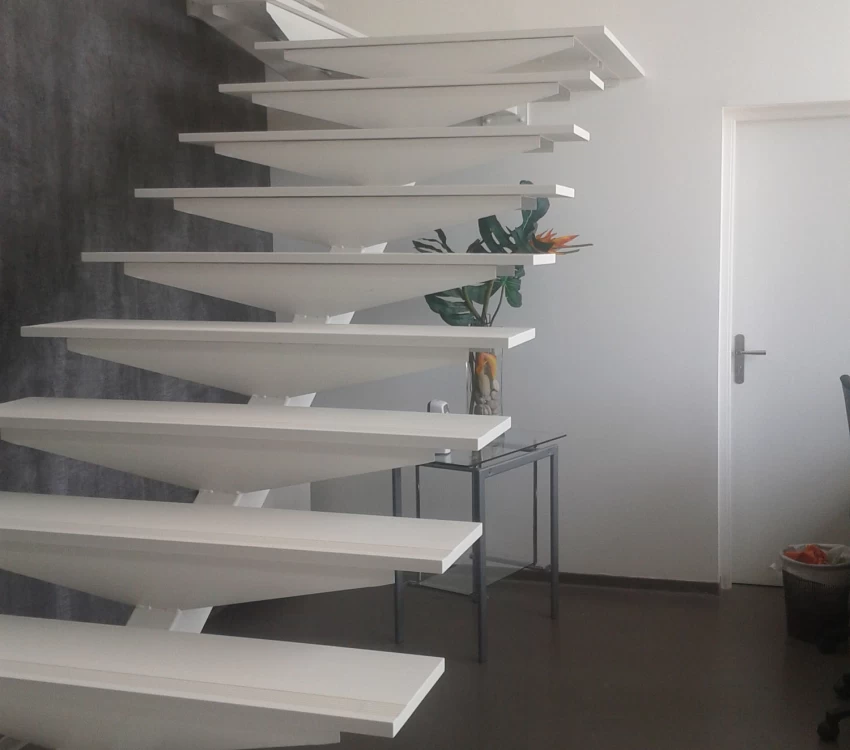 Escalier en pierre acrylique naturelle LG-Himacs